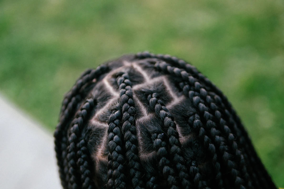 Conseils de coiffage pour cheveux afro pour occasions spéciales