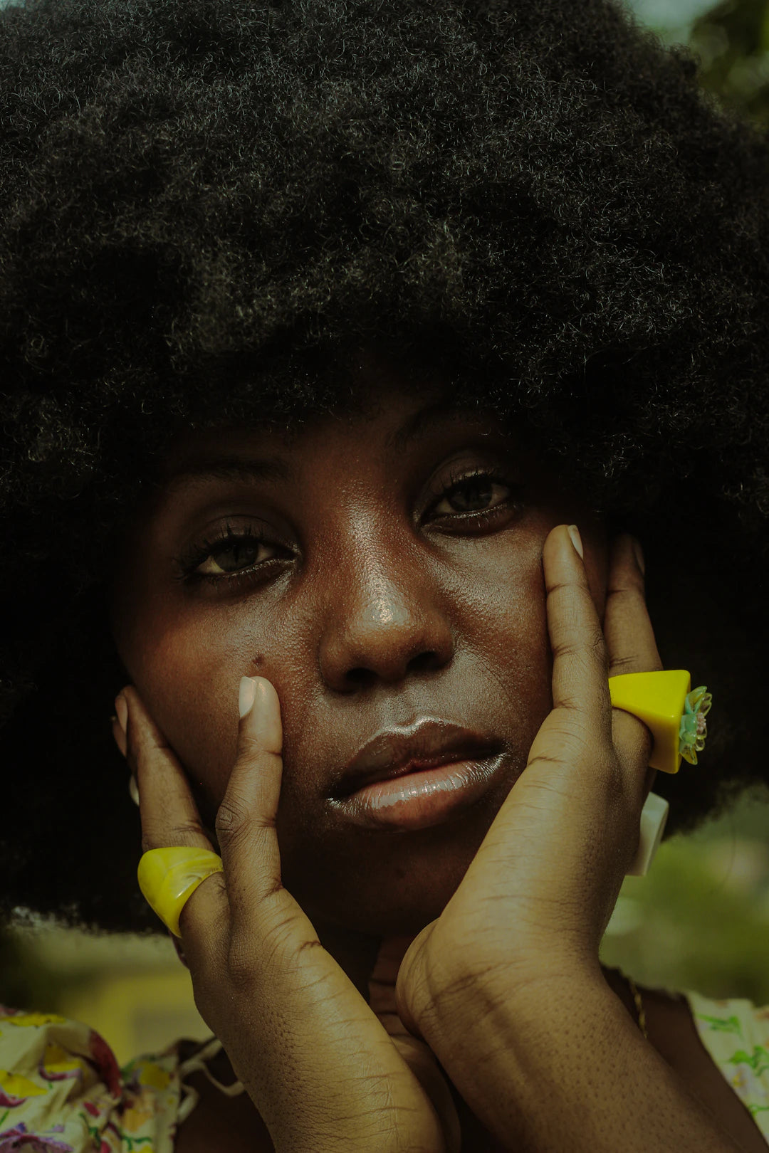 Comment démêler les cheveux afro sans les abîmer