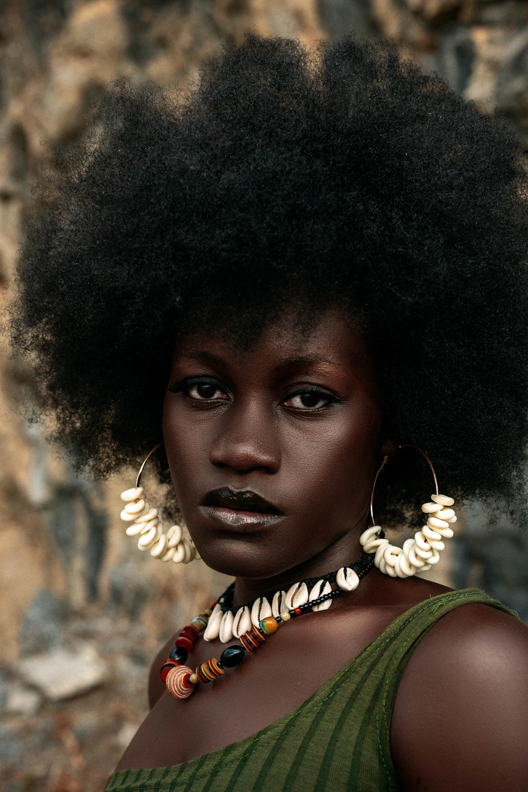 Découvrez les Types de Cheveux Afro et Comment en Prendre Soin