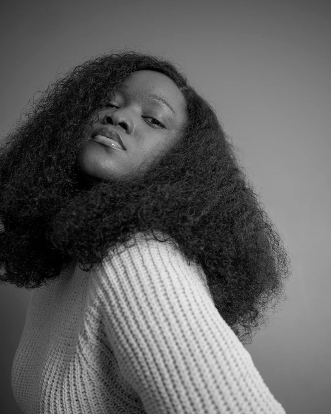 Les astuces pour démêler les cheveux afro facilement