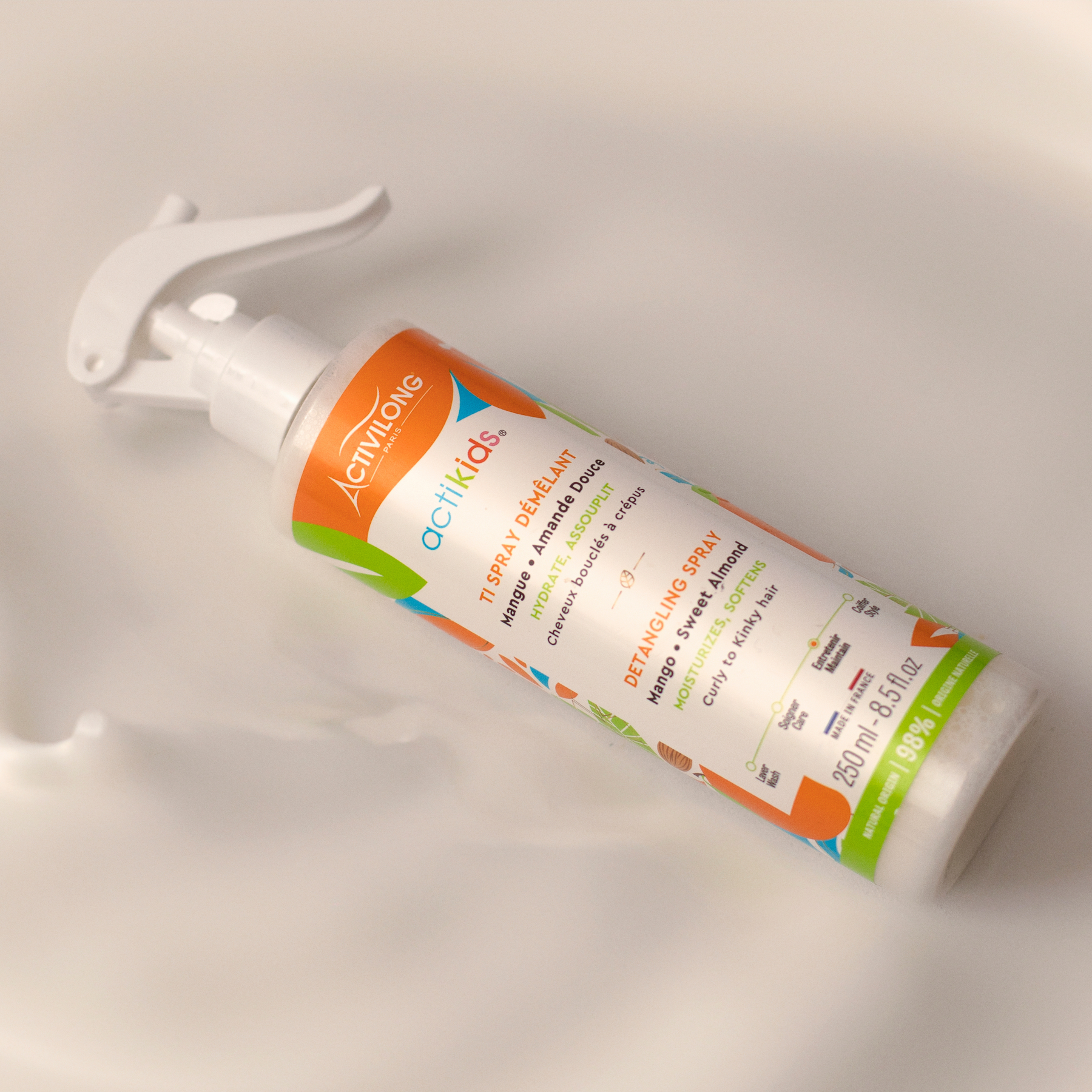 ACTIVILONG ACTIKIDS Ti Spray Démêlant 250ml bottle by Afro Beauty Store with colorful label on a light gray background