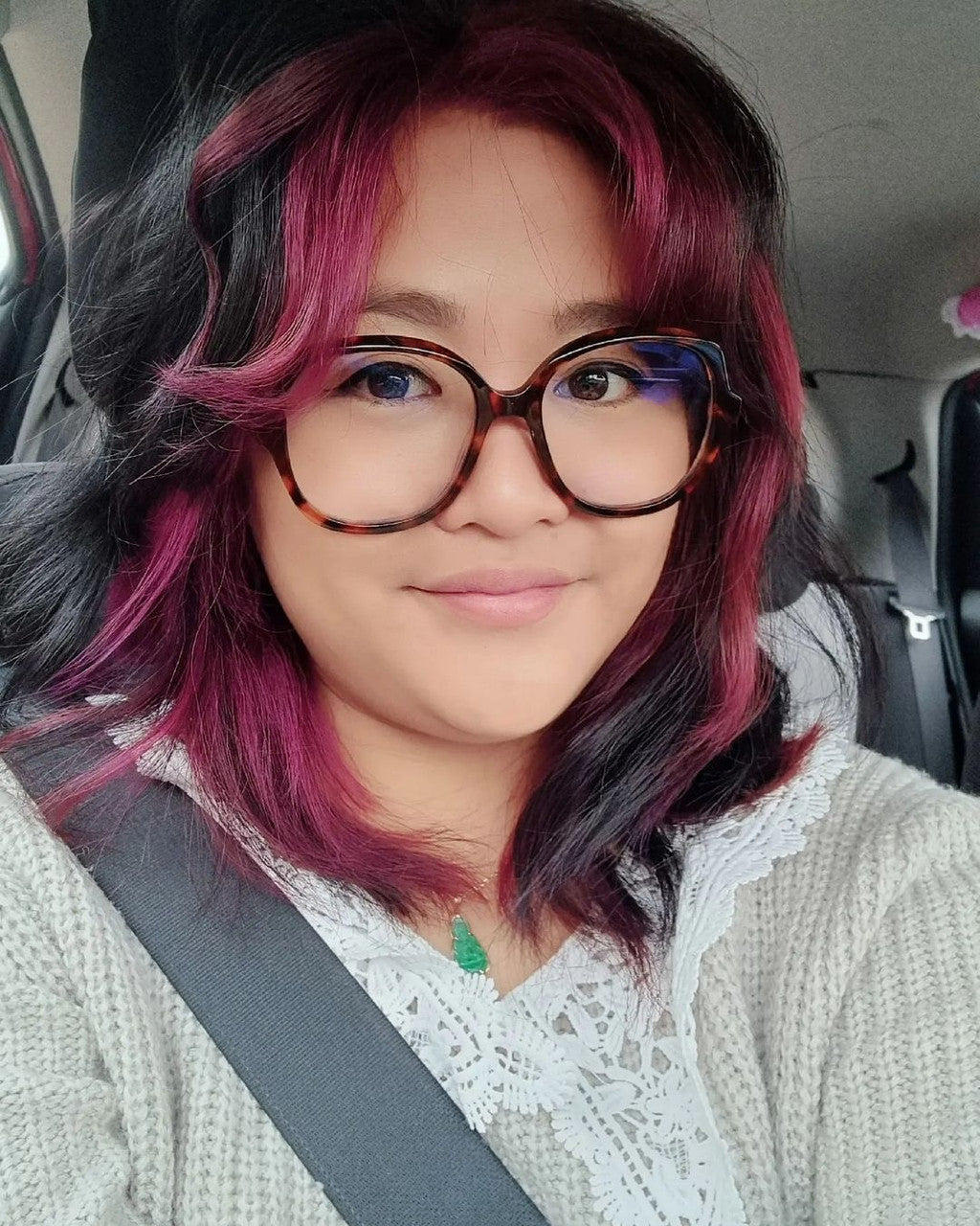 Crazy Color's person with glasses and dark pink hairs by Afro Beauty Store