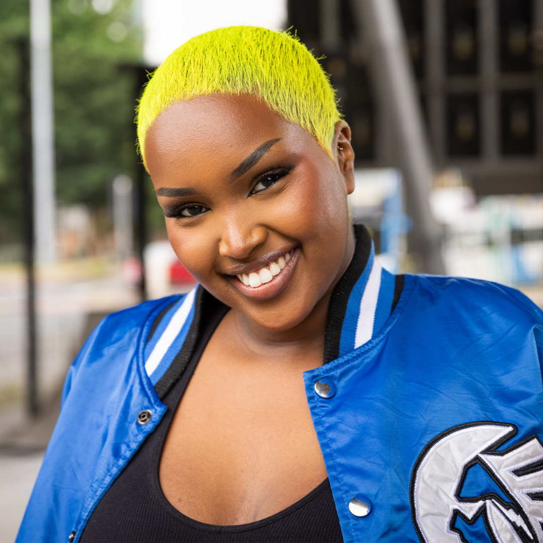 Crazy Color's person with yellow hair by Afro Beauty Store