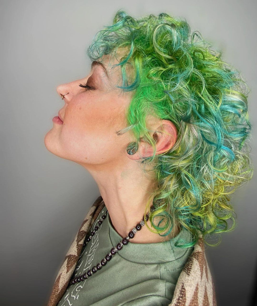 Crazy Color's Person with blue & green hair by Afro Beauty Store