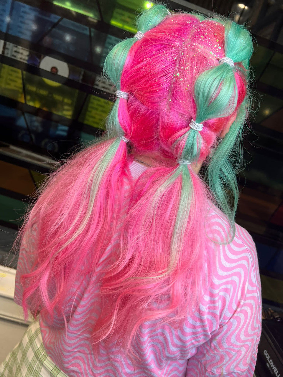 Crazy Color's persons with the pink and blue hair by Afro Beauty Store